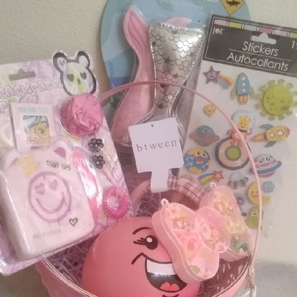 NWT Kids Gift Basket-8 Items - Picture 2 of 15